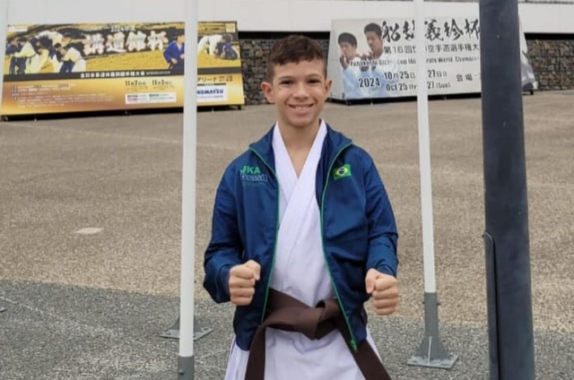 Aos 11 anos, atleta bolsista do programa Olimpus compete em Mundial de Karatê no Japão